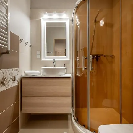 Bluesky - Przemyslowa, W Spokojnej, Zielonej Okolicy, Blisko Dworca Pkp I Sklepow Daire *